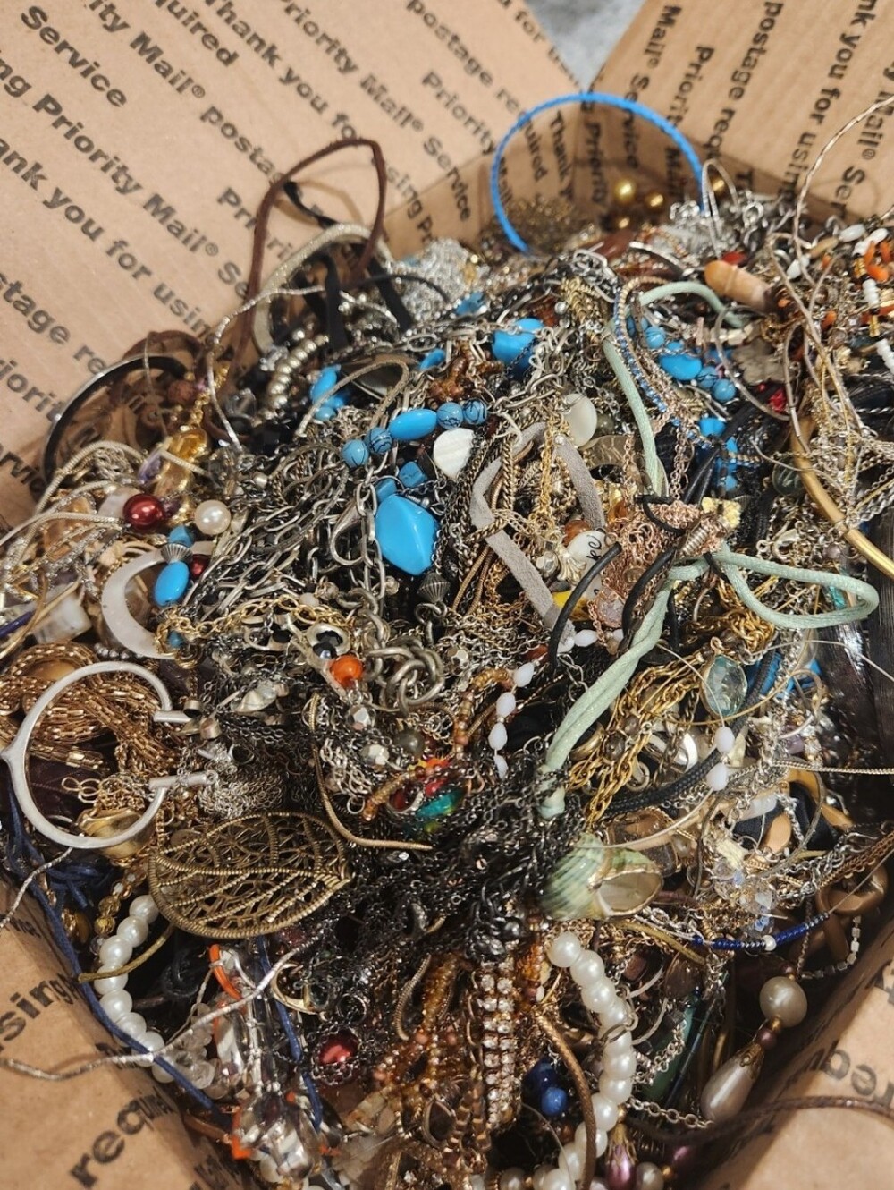 5 pounds jewelry lot costume vintage rings necklaces bracelets earrings pins cho